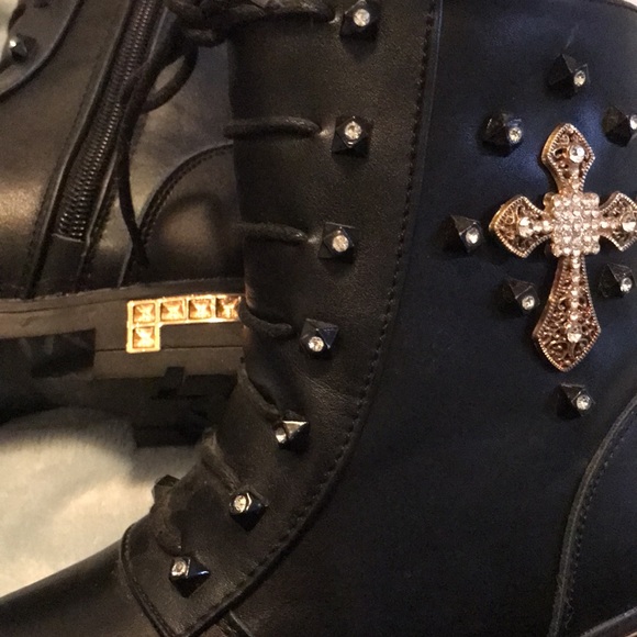 NWOT decorated  child’s boots - Picture 4 of 6